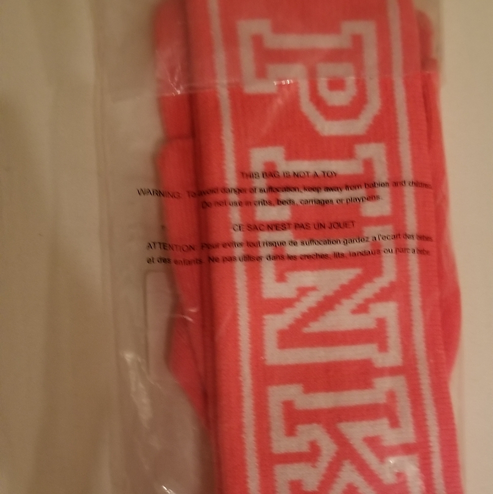 Gloves and headband. Coral